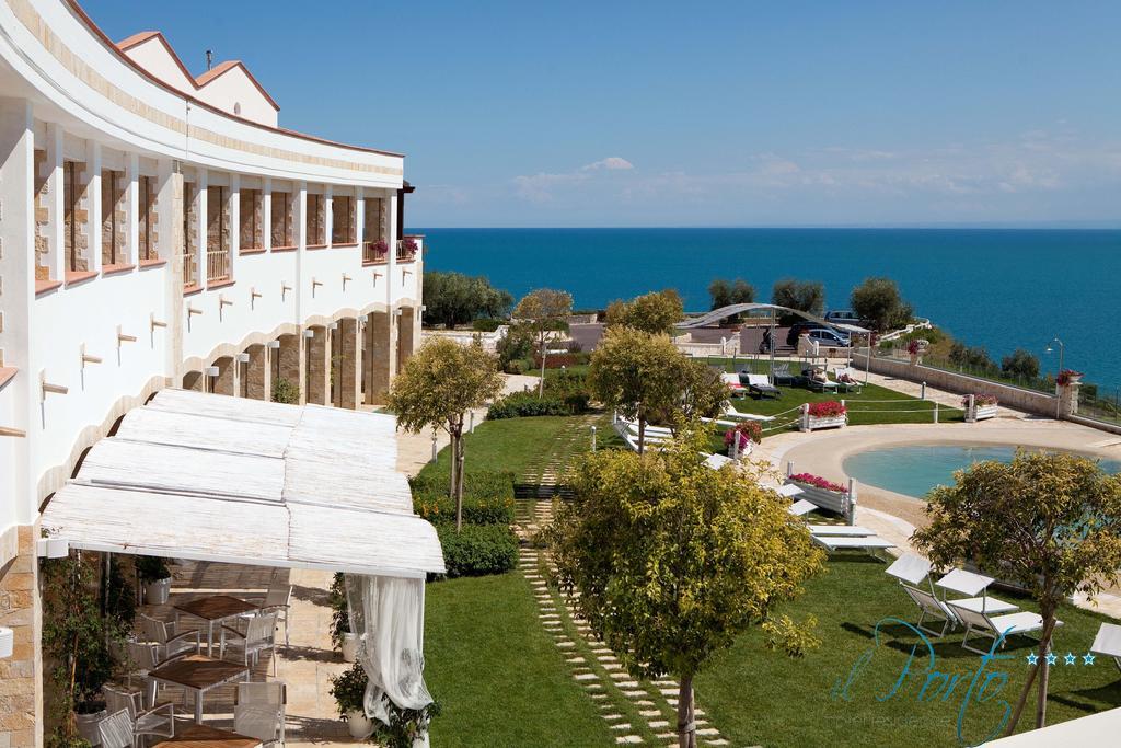 Hotel Residence Il Porto Mattinata Bagian luar foto