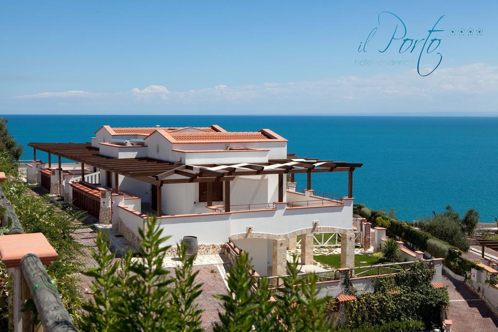 Hotel Residence Il Porto Mattinata Bagian luar foto