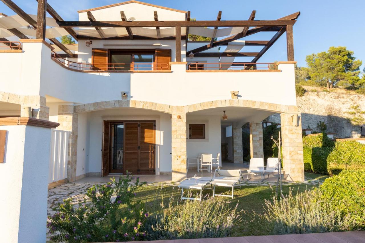 Hotel Residence Il Porto Mattinata Bagian luar foto