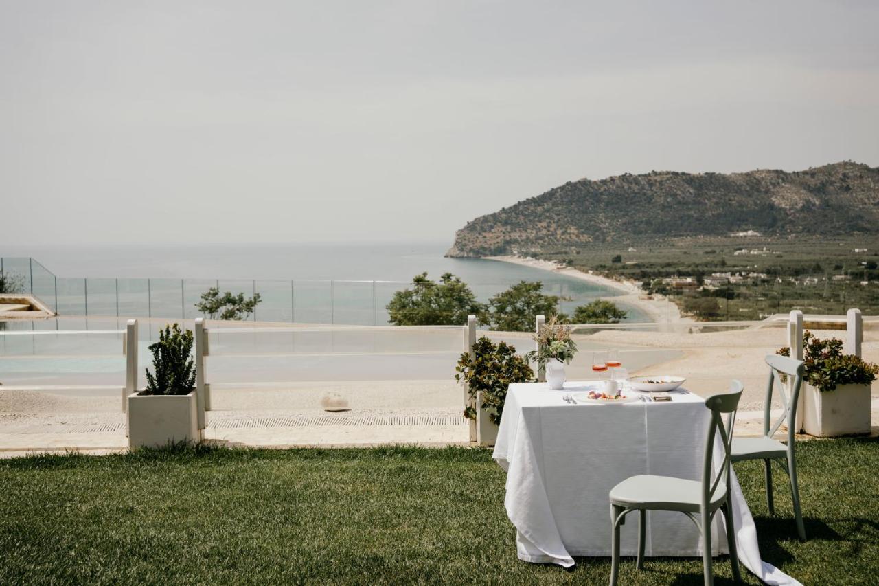 Hotel Residence Il Porto Mattinata Bagian luar foto