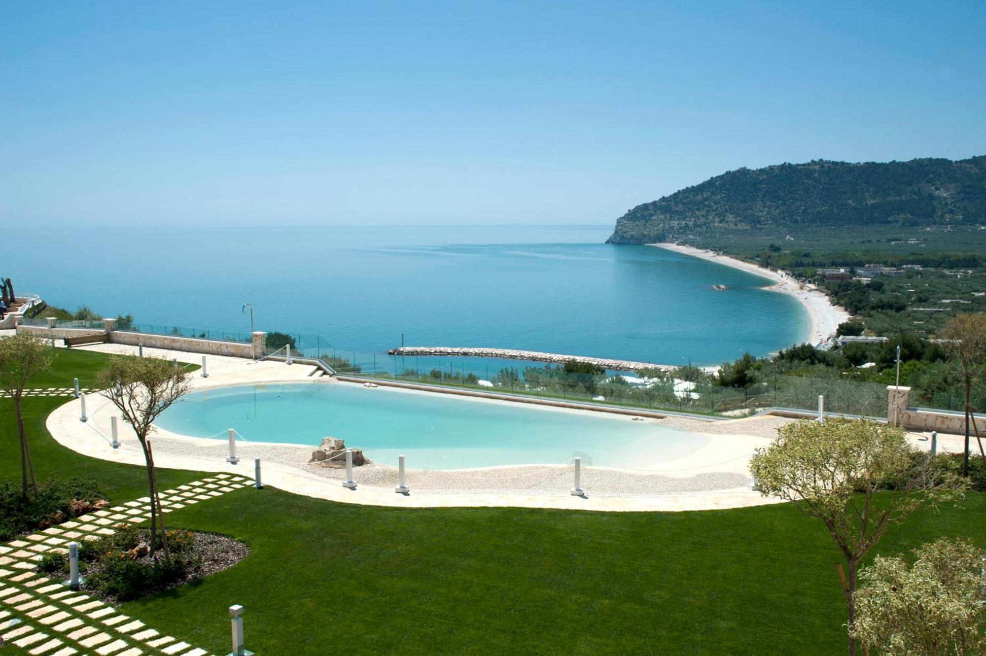 Hotel Residence Il Porto Mattinata Bagian luar foto